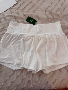 HALARA White Athletic Skort-Style Shorts